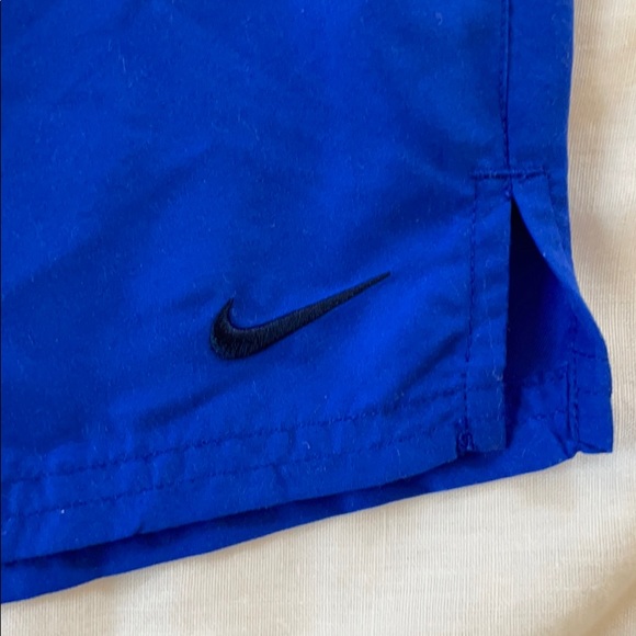 Mens Nike Swim Trunks- size Medium - Picture 3 of 9